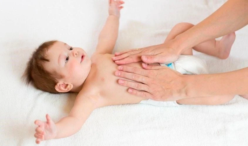 Mẹo giúp trẻ sơ sinh ngủ sâu giấc bằng cách ủ kén