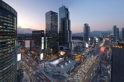 Ngã tư Teheran-ro và Yeongdong-daero, biểu tượng của sự phồn hoa tại khu vực Gangnam