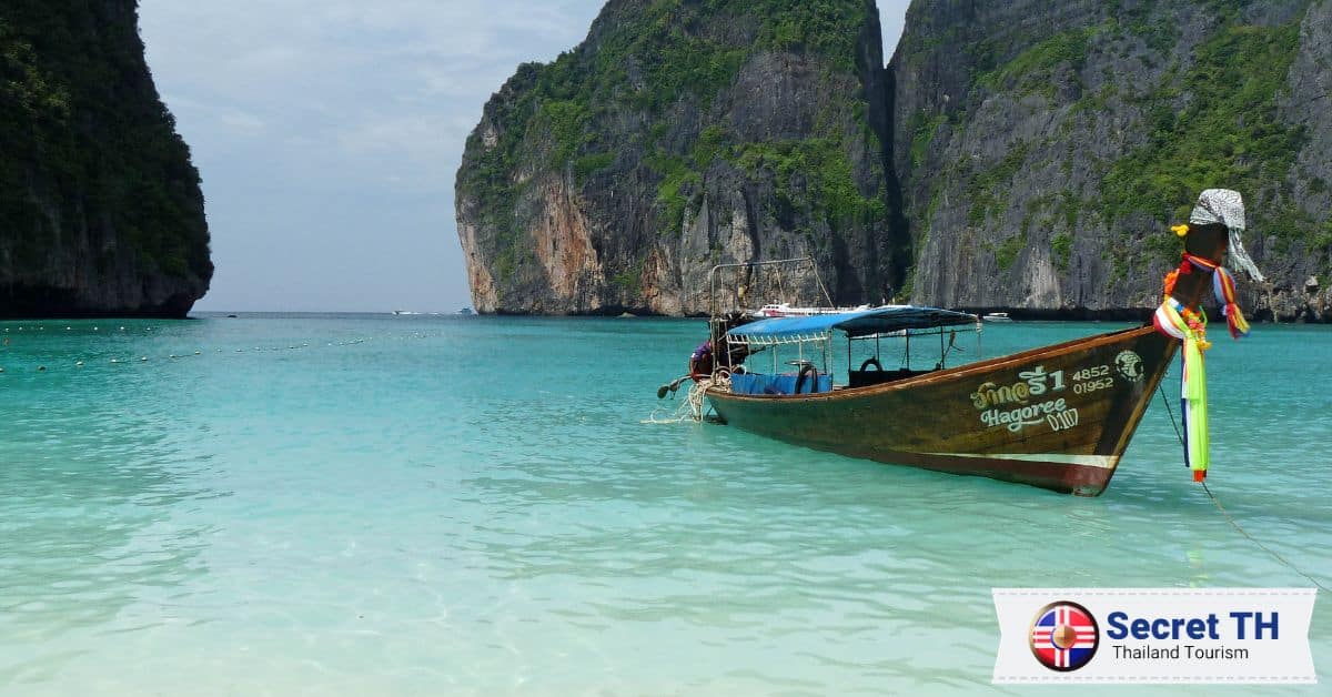 Khung cảnh hoàng hôn rực rỡ tại điểm ngắm cảnh Koh Sukorn