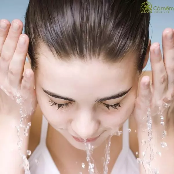 Sữa rửa mặt dịu nhẹ cho da mụn