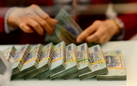 Nhân viên tư vấn khoản vay