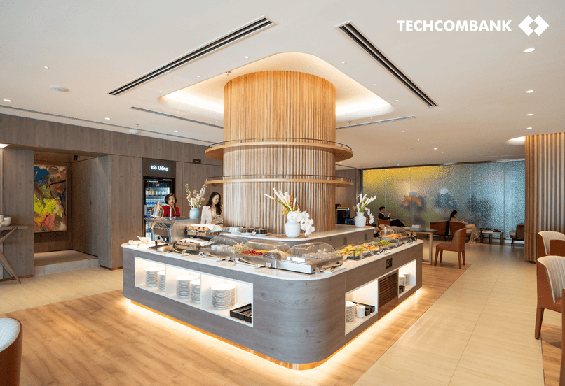 Khu vực buffet tại Techcombank Private Lounge
