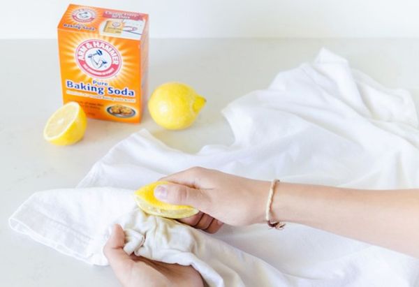 Sử dụng baking soda để tẩy vết loang màu hiệu quả
