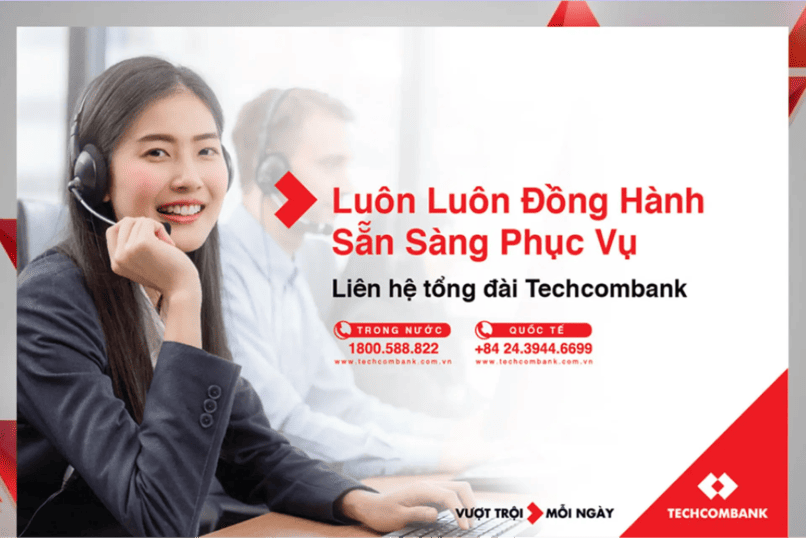 Liên hệ tổng đài chăm sóc khách hàng của ngân hàng để yêu cầu cấp lại thẻ chip