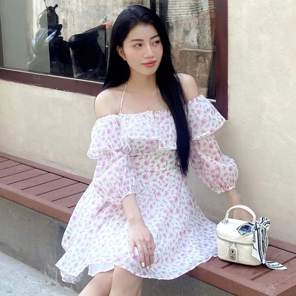 Đầm mini bẹt vai tay dài họa tiết