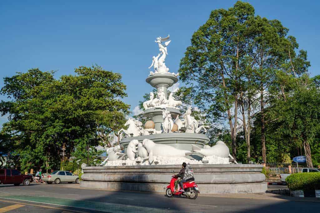 Vòng xuyến Dugong biểu tượng của nỗ lực bảo tồn sinh thái
