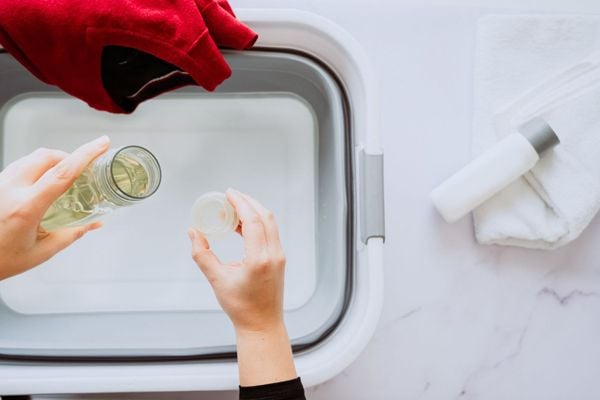 Cách giặt quần áo mới làm từ vải len hoặc sợi bông mềm mại