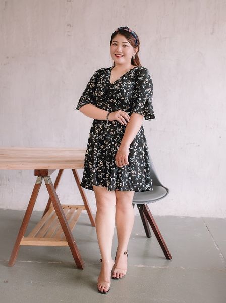 Váy chữ A dáng suông tối giản với chất liệu mềm rủ tự nhiên