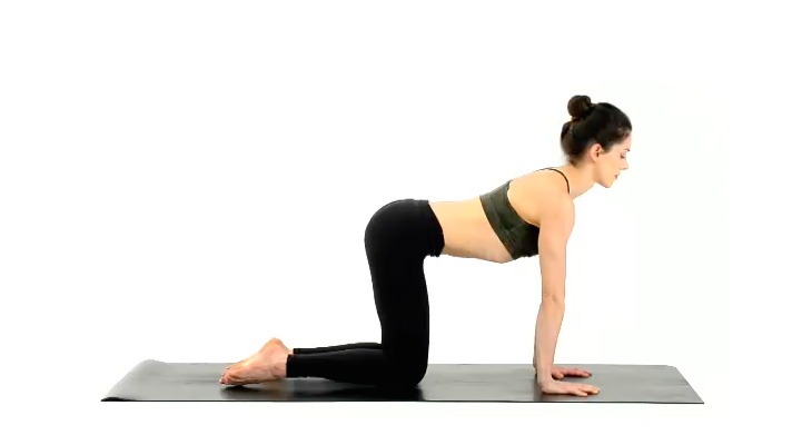 3 động tác tập yoga giảm mỡ bụng sau sinh