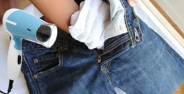 Sử dụng máy sấy tóc để làm giãn cục bộ bề mặt denim