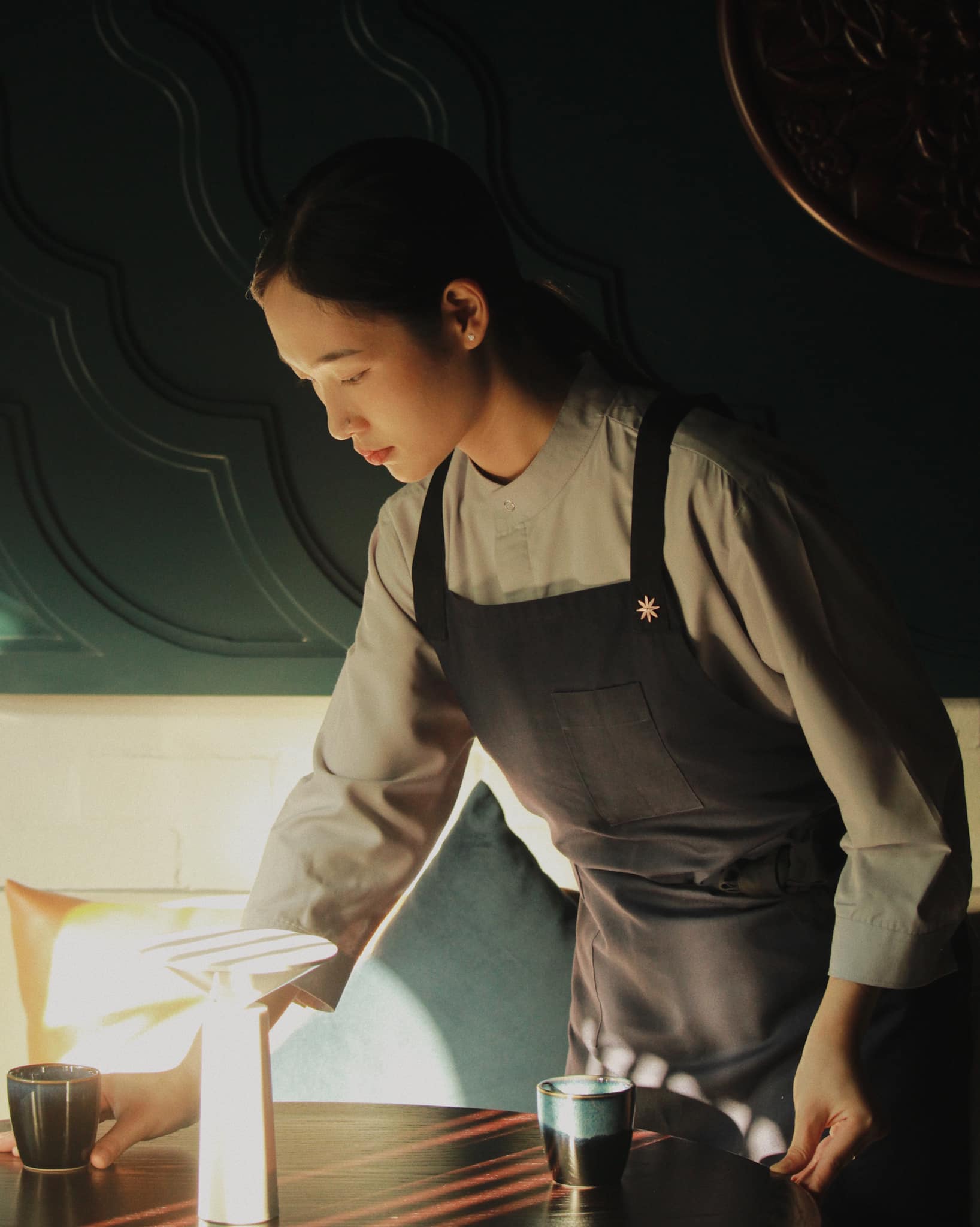 Không gian fine dining tinh tế với ánh sáng và cách bày trí sang trọng