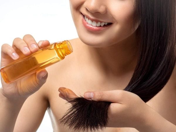 Dưỡng ẩm tóc thường xuyên