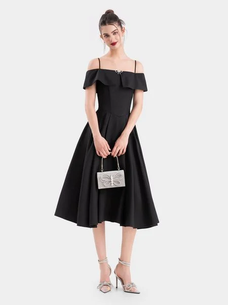 Đầm midi 2 dây bẹt vai đính nơ ngực màu đen