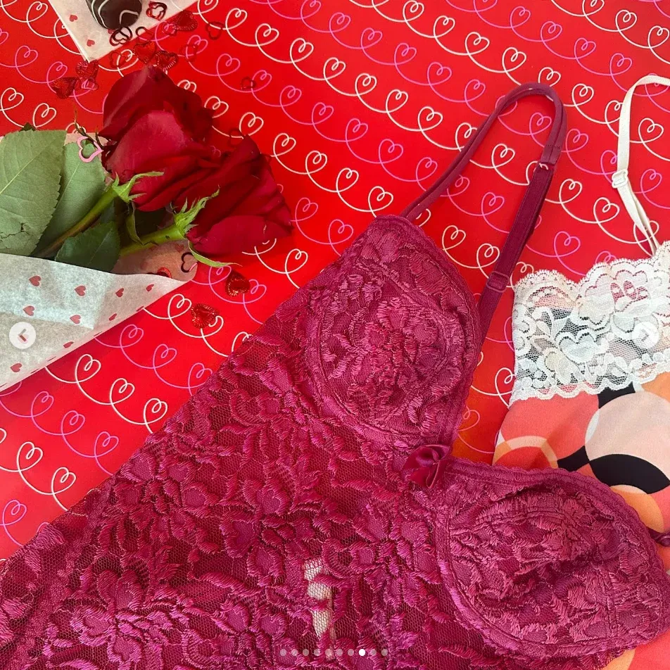 Flat lay váy tennis với props