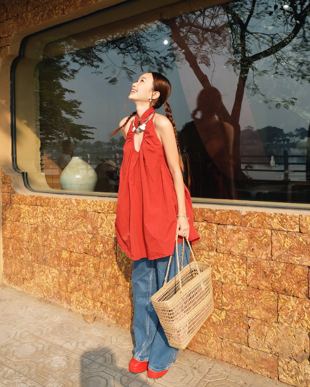 Đầm cổ yếm mùa Tết