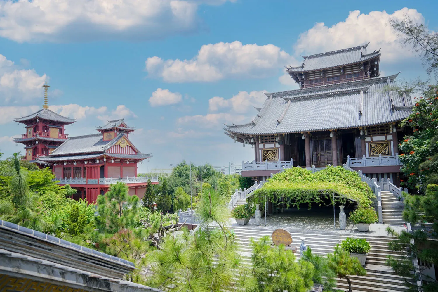 Tu viện Khánh An không gian cổ kính yên tĩnh ở TP.HCM