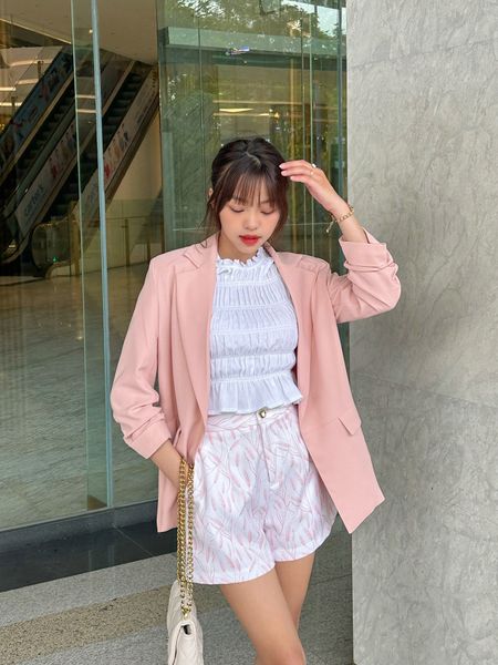 Áo blazer trắng thanh lịch
