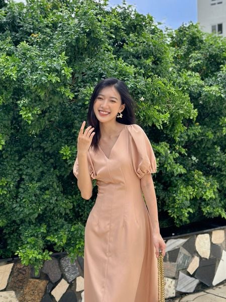 Đầm midi họa tiết hoa nhí