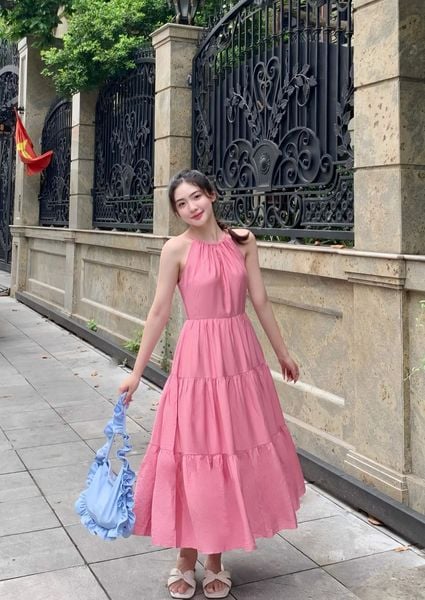 Đầm cổ yếm thắt dây
