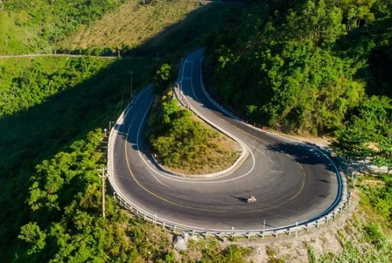 Người dùng kiểm tra hướng ngoài trời
