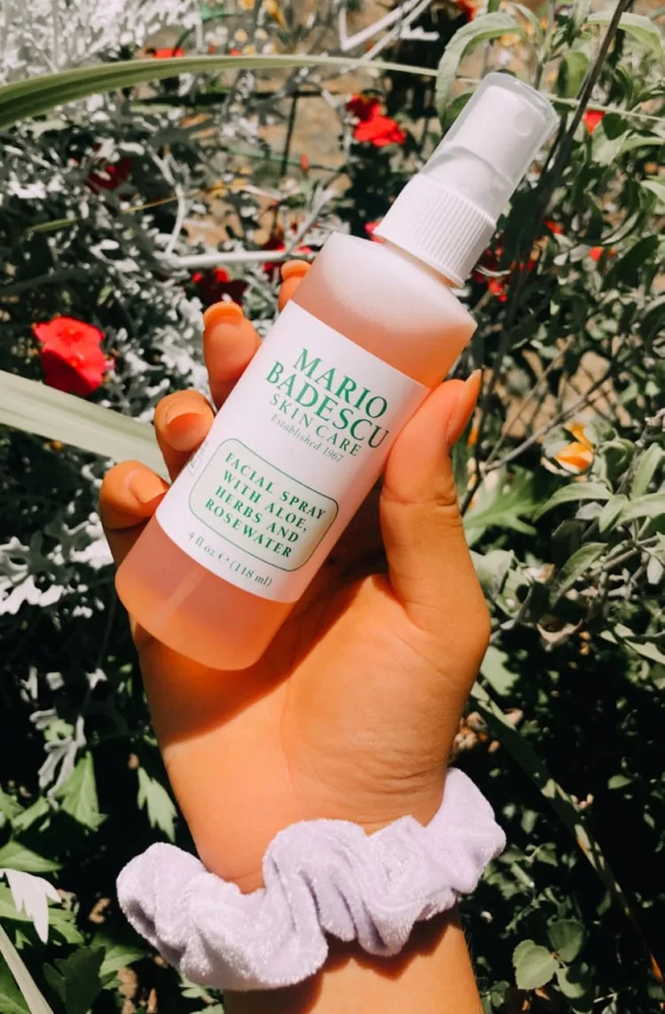 Dây buộc tóc vải và xịt dưỡng Mario Badescu