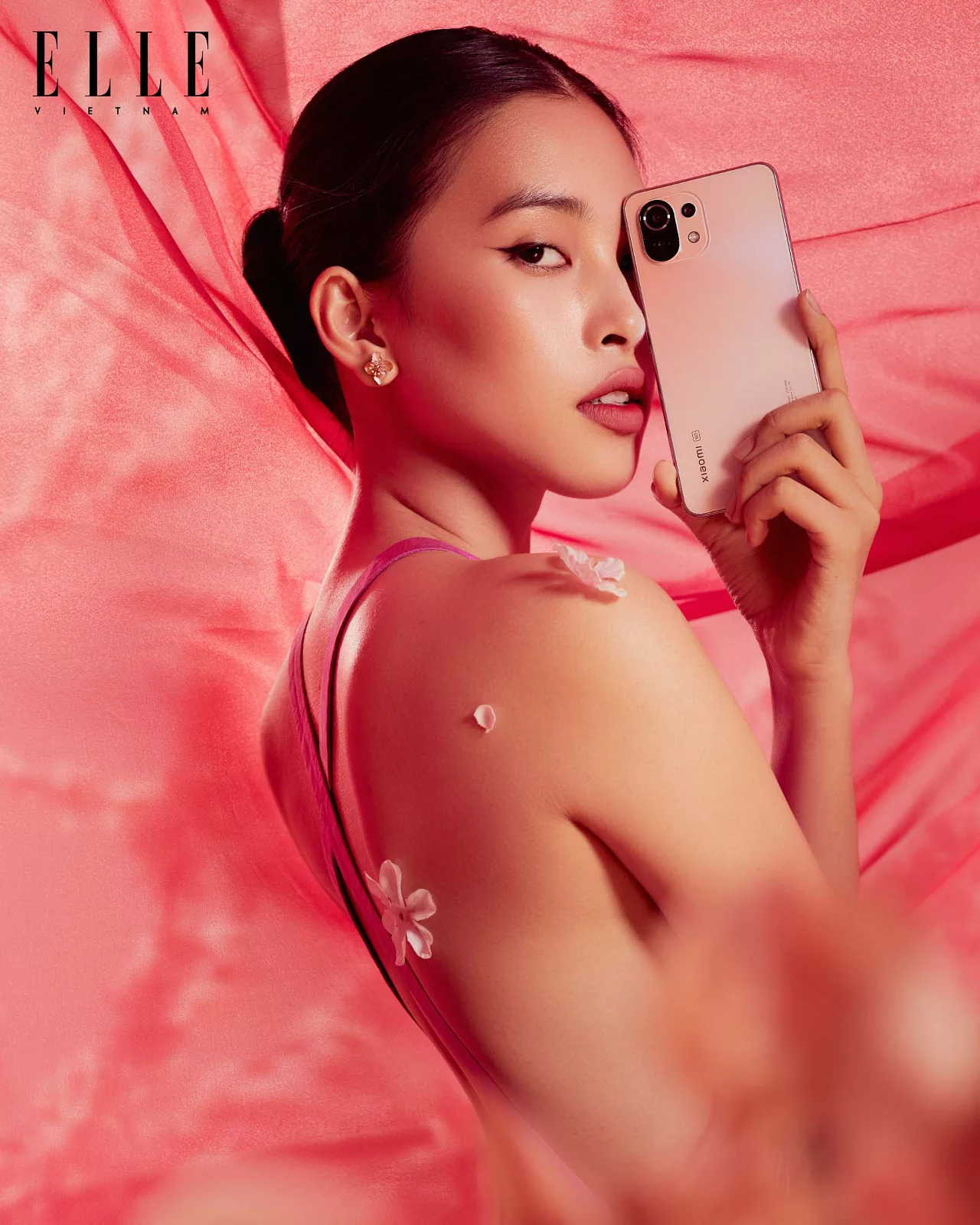 Bộ hình thời trang Xiaomi Tiểu Vy thể hiện cảm hứng công nghệ và phong cách hiện đại