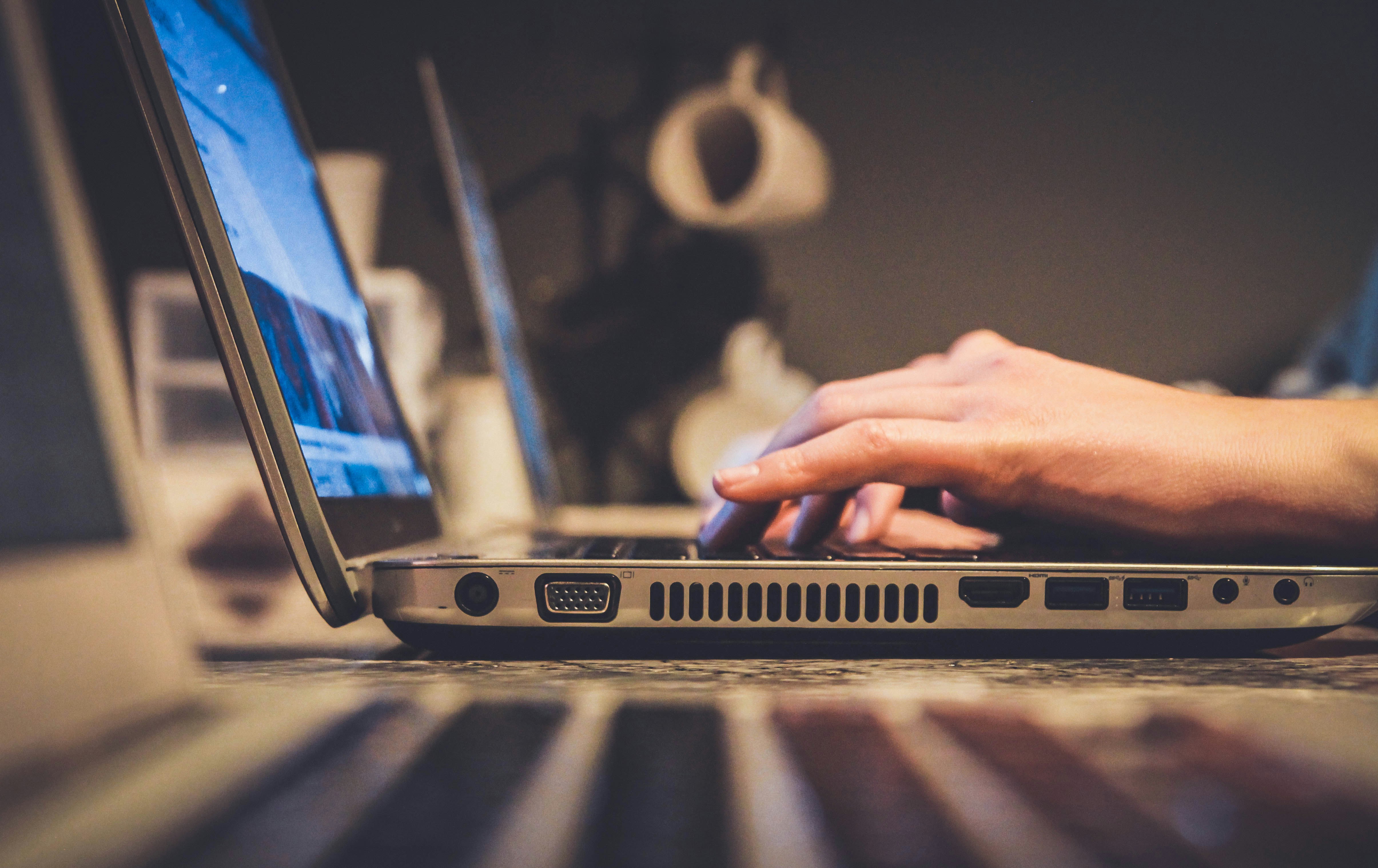 Giao diện chỉnh sửa ảnh online trong Canva trên điện thoại