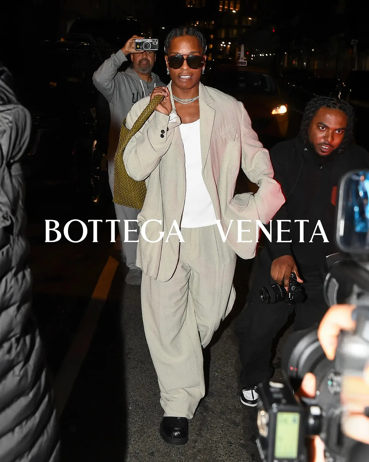 A$AP Rocky trong bộ ảnh mang đậm chất paparazzi đường phố