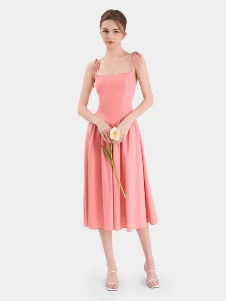 Đầm midi linen 2 dây thắt nơ vai hợp chụp ảnh nhẹ nhàng ở Đà Lạt
