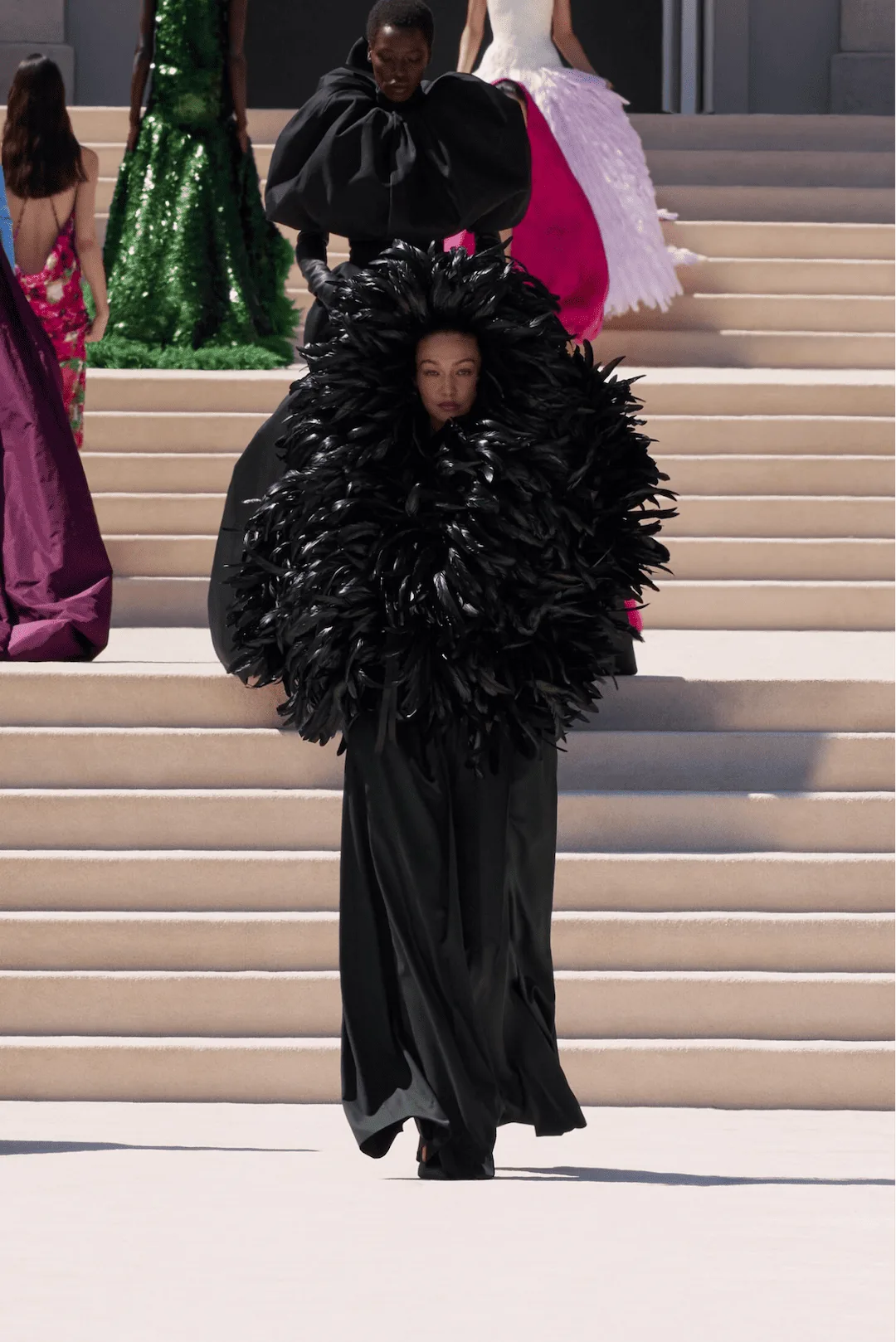 Chi tiết kim loại trên thiết kế Balenciaga 2026