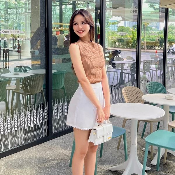 Outfit trẻ trung thời thượng