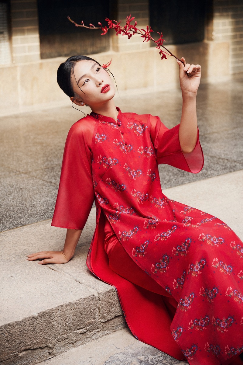 Chi tiết tà áo Lạc Vân