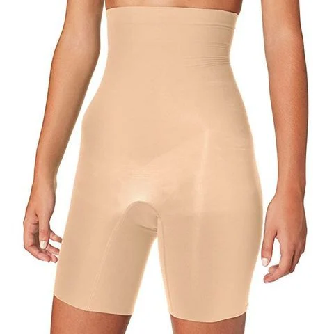 Mặc shapewear