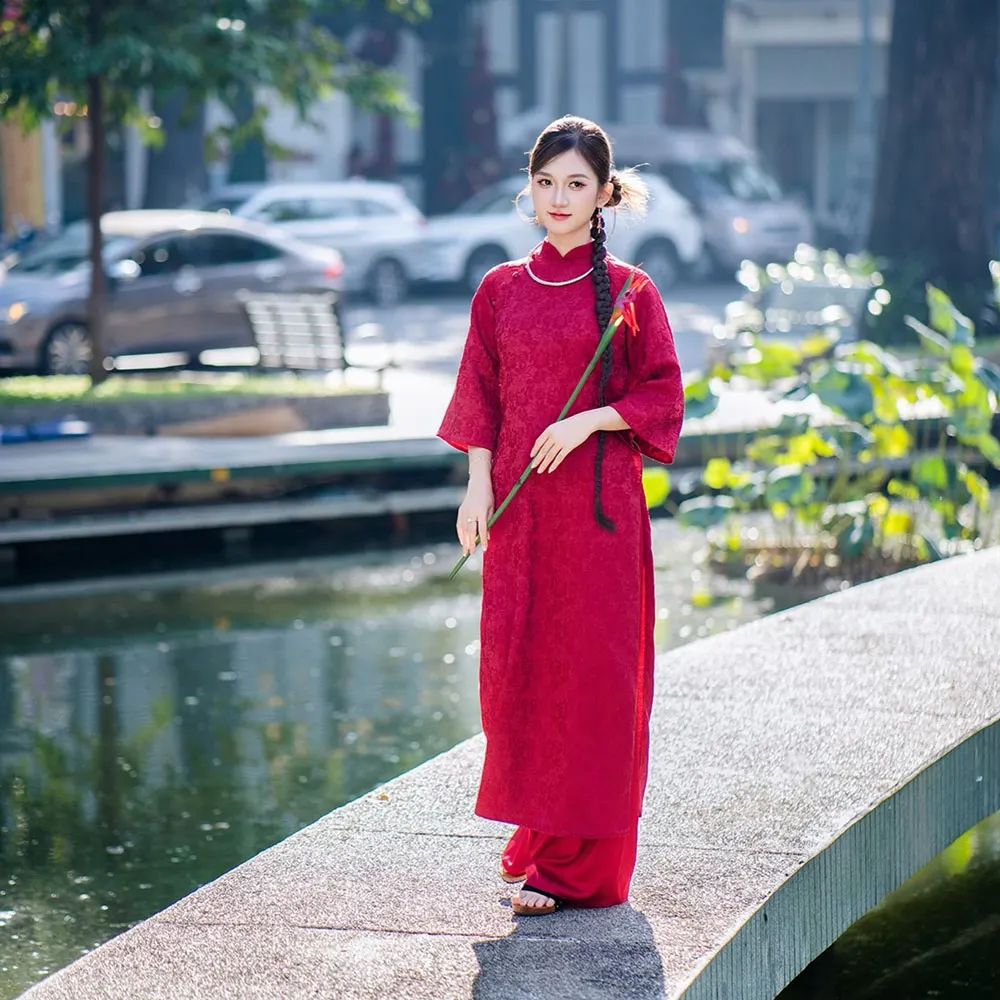Chụp áo dài Tết ở Hồ Con Rùa góc toàn thân