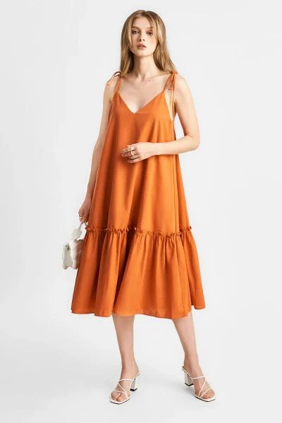 Thời trang linen cao cấp với bề mặt sợi tự nhiên và phom dáng thanh lịch