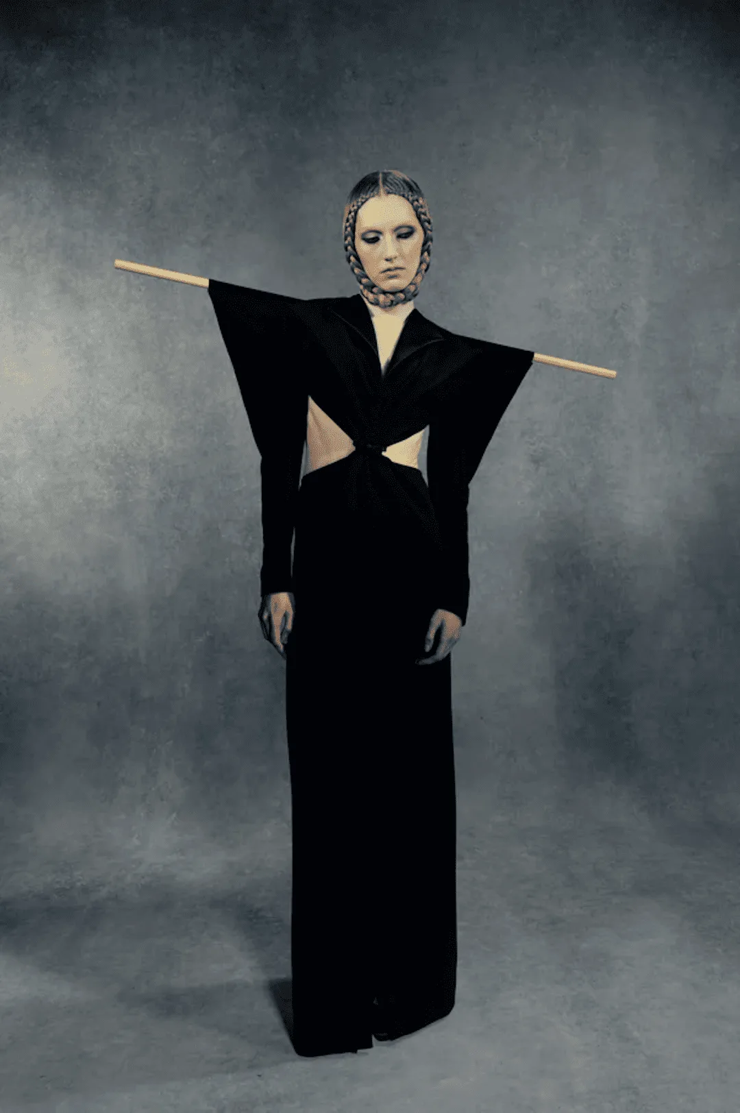 Sự phá cách hình khối từ Viktor&Rolf Haute Couture 2026