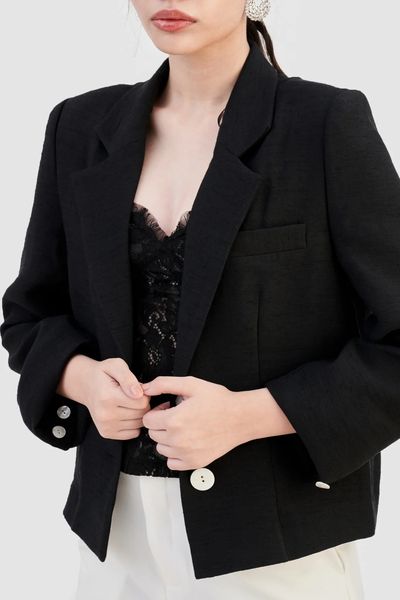 Áo blazer thanh lịch và mạnh mẽ