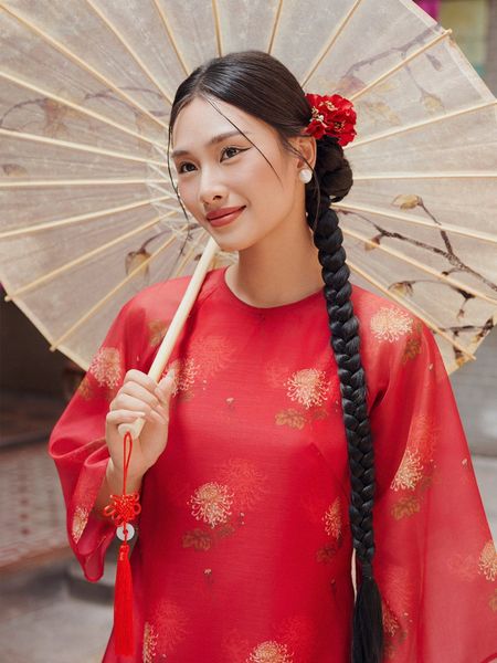 Áo dài Ngọc Khuê sang trọng