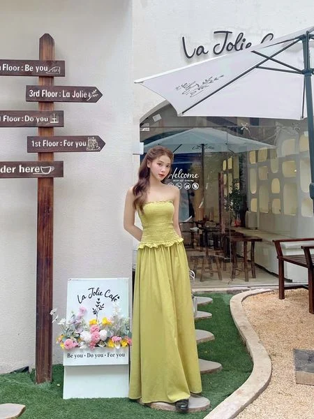 Đầm quây maxi smocking phù hợp phong cách mùa thu lãng mạn