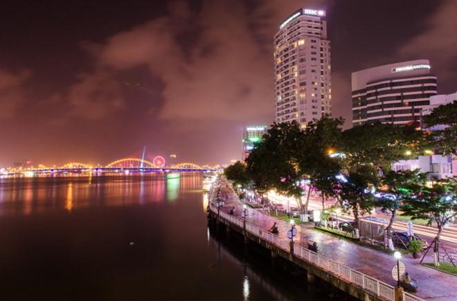 Vẻ đẹp lung linh của sông Hàn về đêm