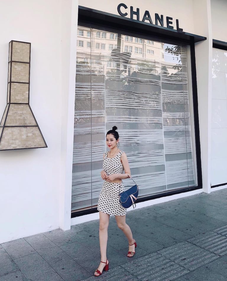 phong cach chụp ảnh đang bước đi