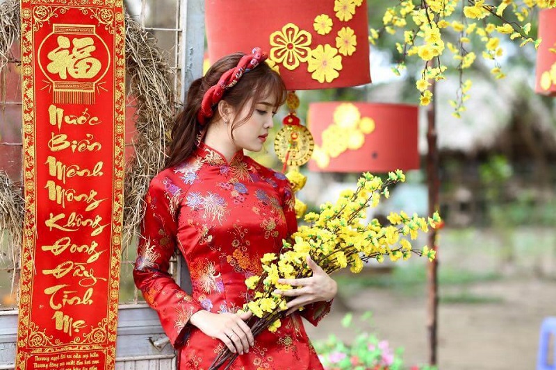 Chụp ảnh tết với hoa tô thêm nét rộn ràng