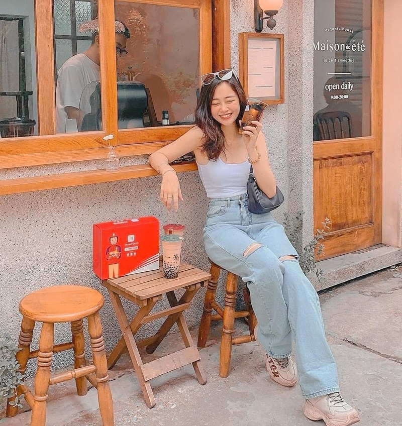 Màu cam đậm hoàng hôn không ngừng thu hút các bạn trẻ