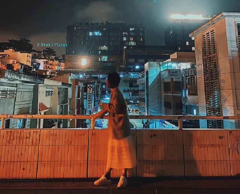 Dạo chợ âm phủ