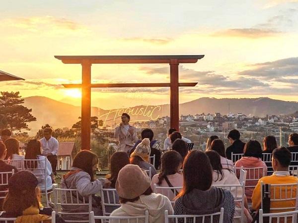 Acoustic mỗi cuối tuần tại quán