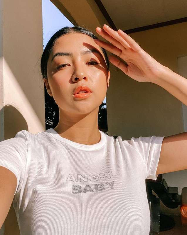 Ảnh selfie được chụp trong golden hours