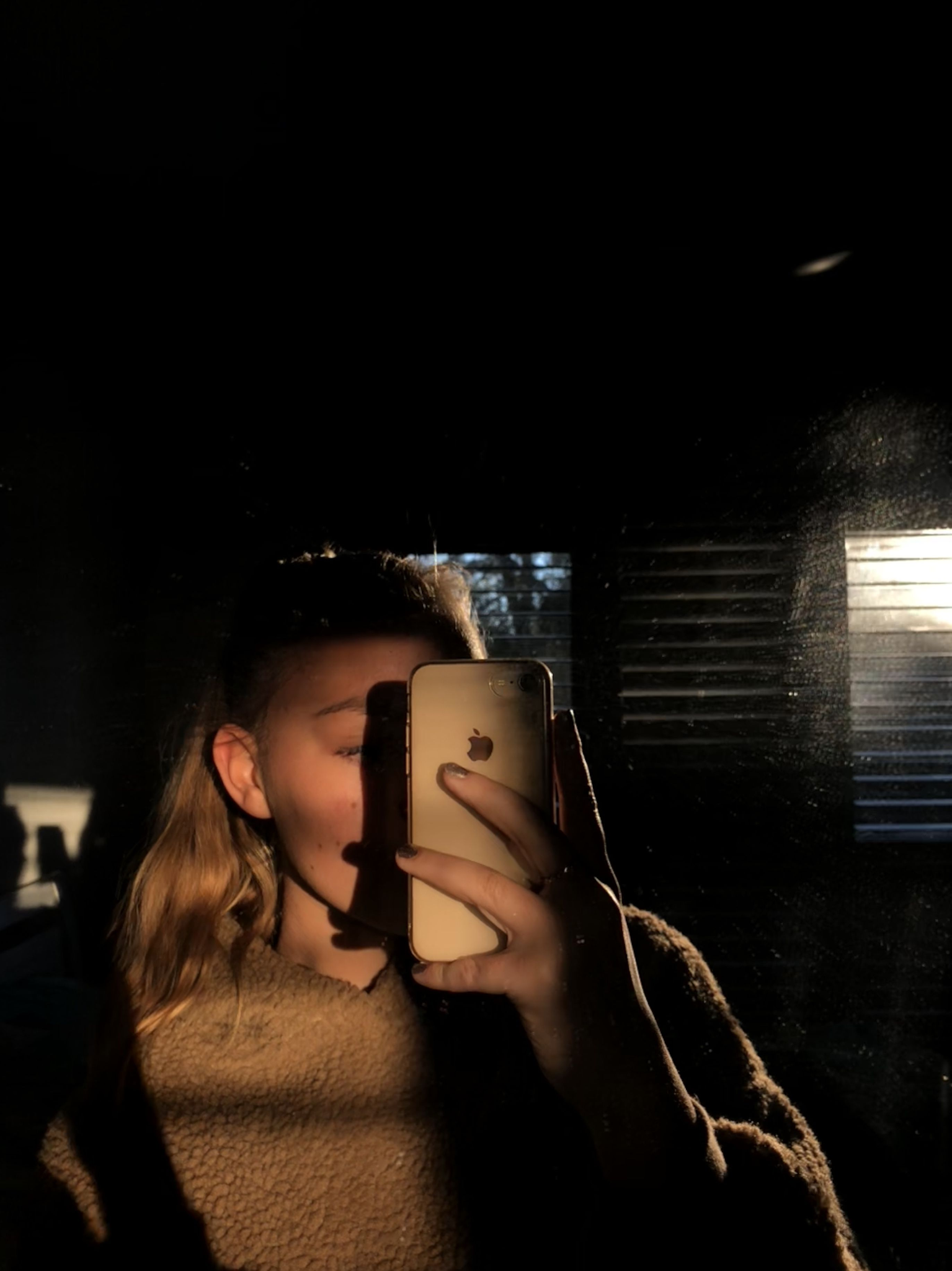 Bức ảnh selfie bị bóng tối cắt ngang sẽ kém hoàn hảo