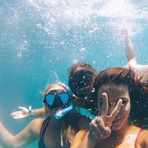 Chụp selfie dưới nước khiến bức ảnh trở nên độc đáo hơn