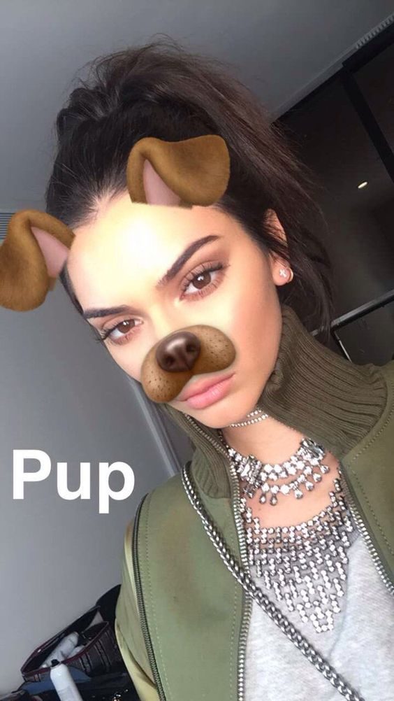 Cách chụp hình selfie đẹp là tải snapchat