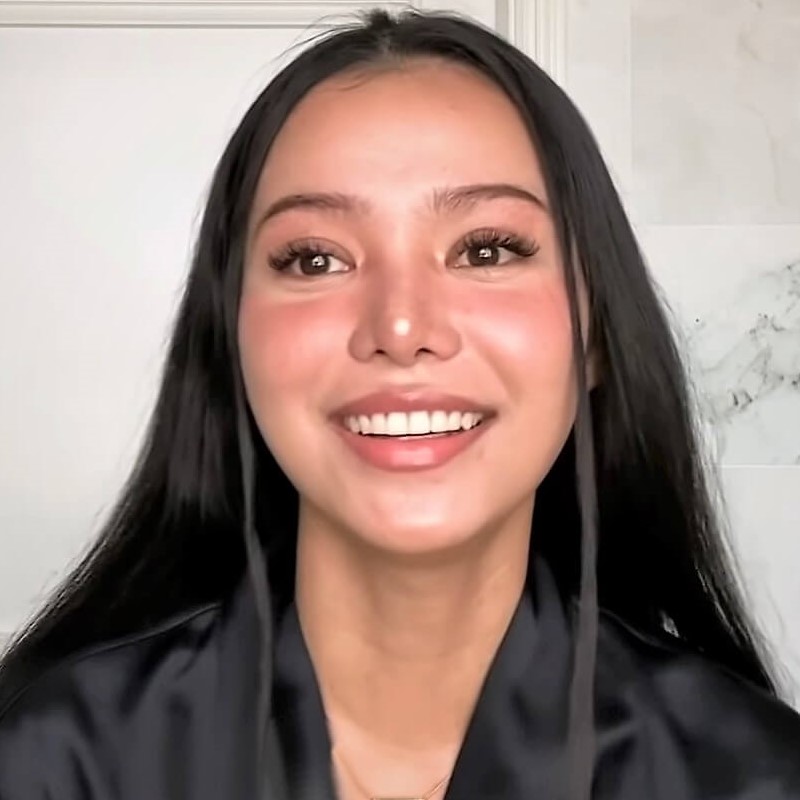 Mọi người thi nhau bắt chước biểu cảm của Bella Poarch